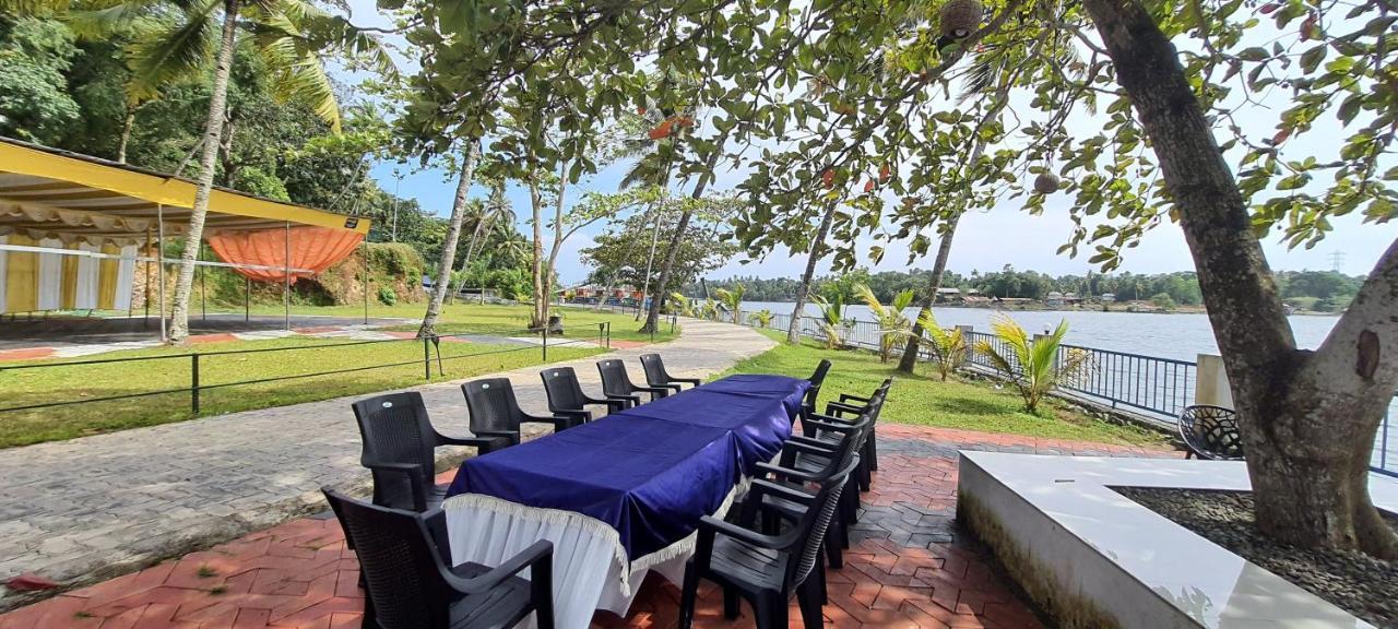 Ripples Service Villas Kollam Luaran gambar