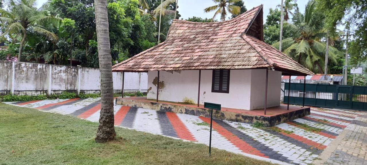 Ripples Service Villas Kollam Luaran gambar
