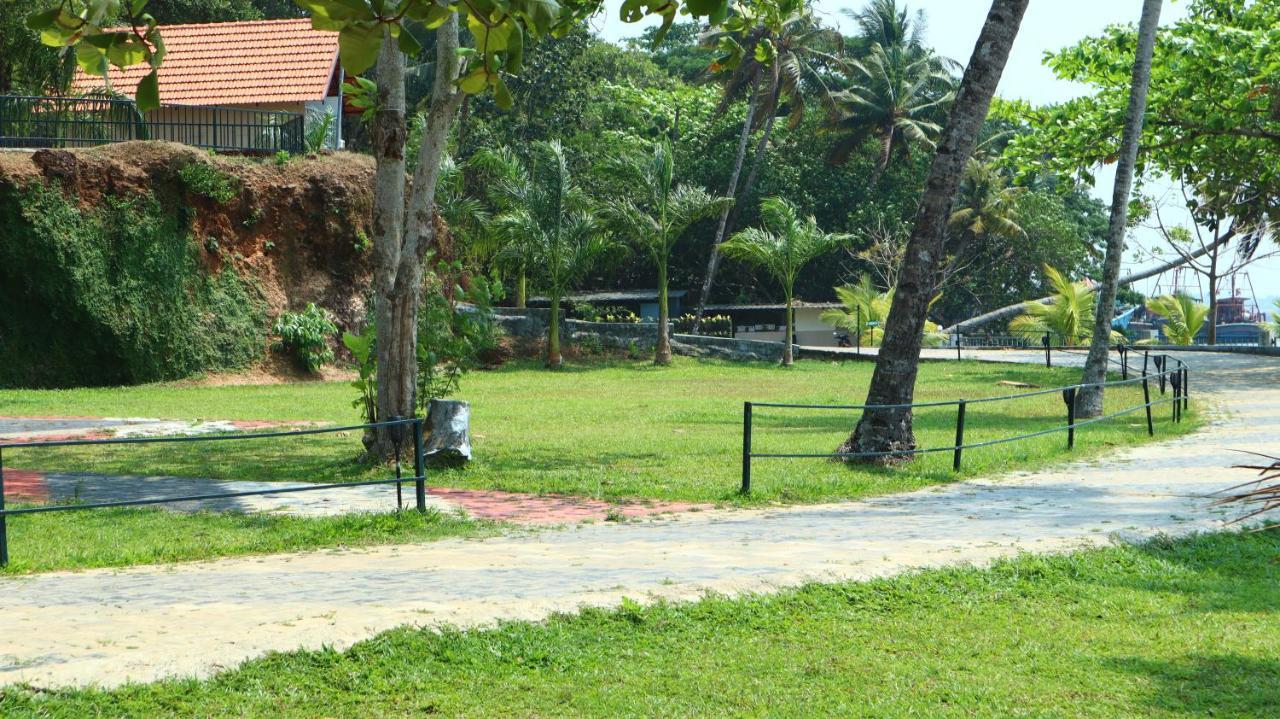 Ripples Service Villas Kollam Luaran gambar