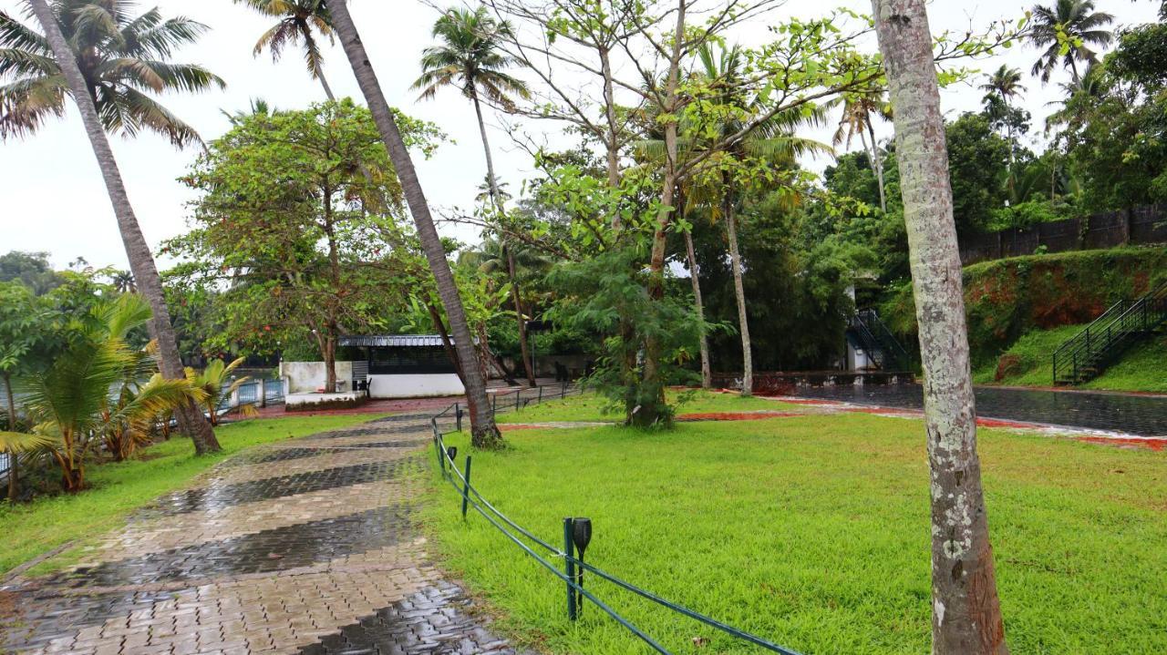 Ripples Service Villas Kollam Luaran gambar