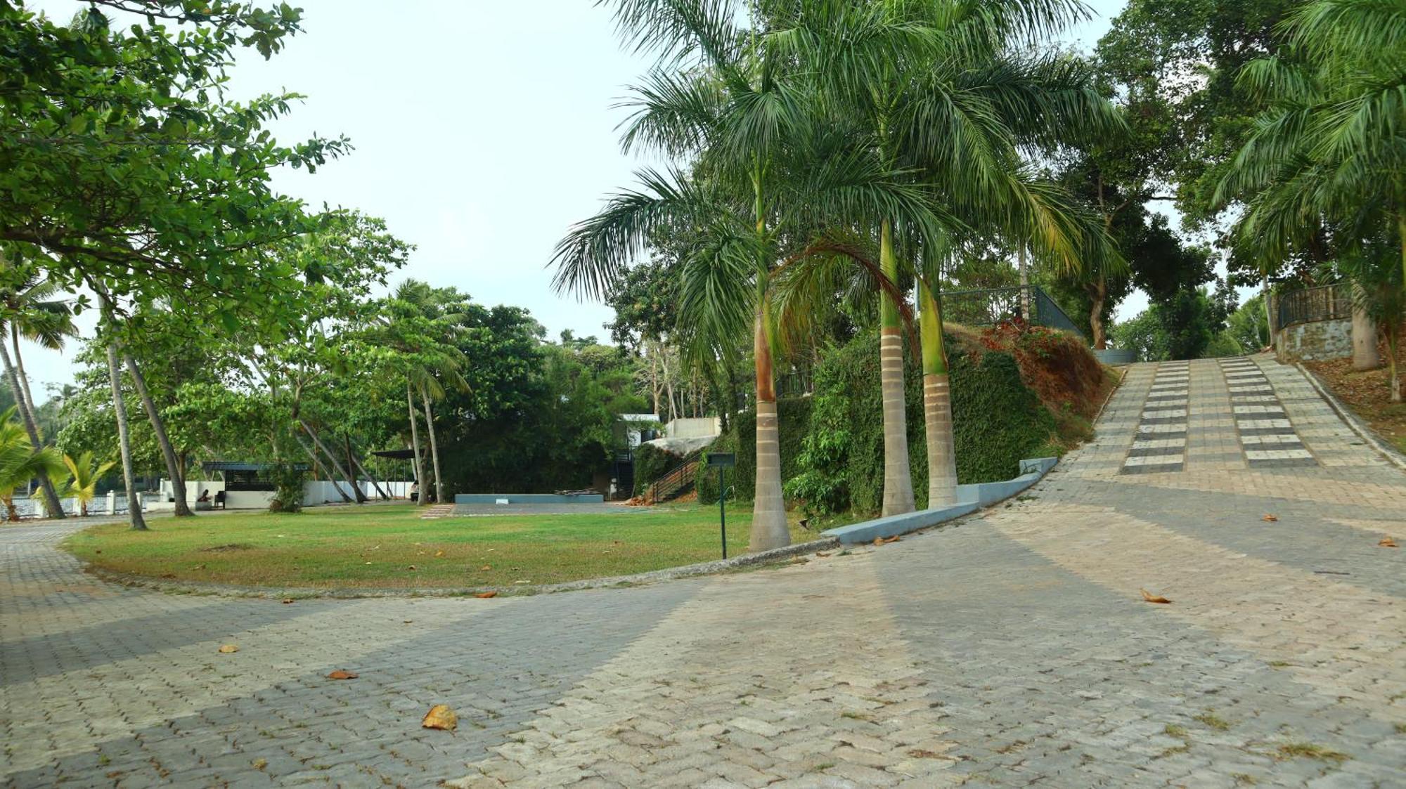Ripples Service Villas Kollam Luaran gambar